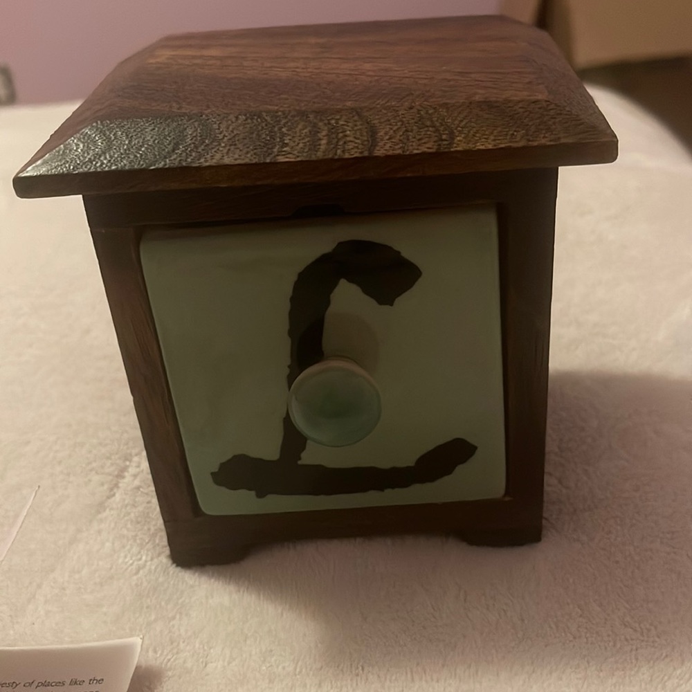 Trinket monogrammed box L